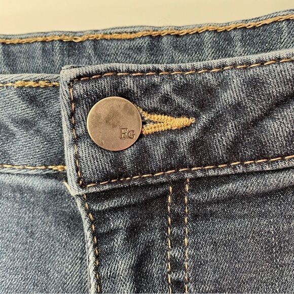 [14] Faded Glory Straight Leg Mid Rise Medium Wash Denim Jean Women’s - Picture 5 of 14